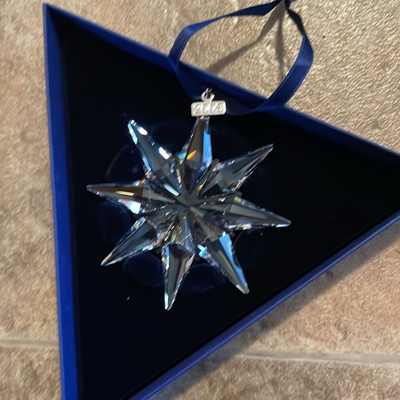 2009 Swarovski Christmas ornament - Picture 2 of 2
